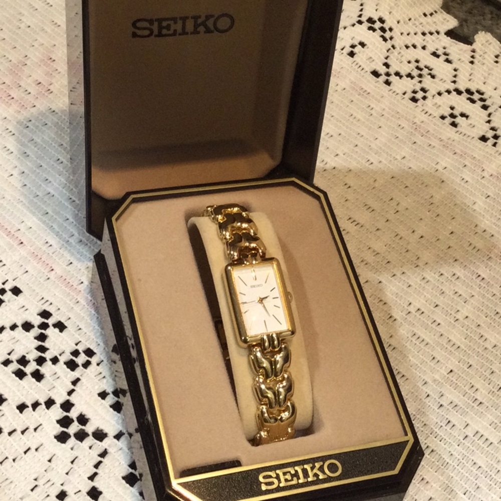 Seiko Gold Tone Women's Link Bracelet Watch with White Dial